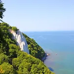 Ruegen-beach-house-haus-palstek Prázdninový dům