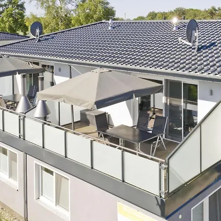 Ruegen-beach-house-haus-palstek Feriehus