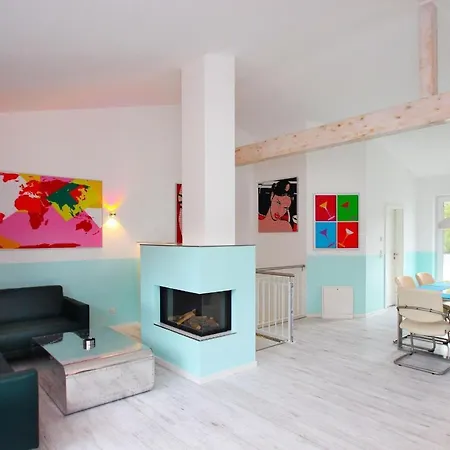 Ruegen-beach-house-haus-palstek Feriehus