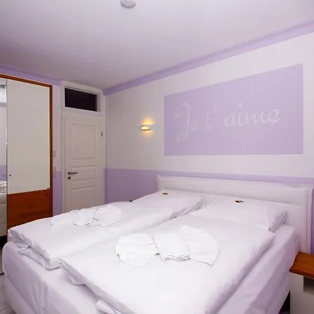 Ruegen-beach-house-haus-palstek Feriehus