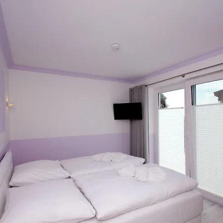 Ruegen-beach-house-haus-palstek * Goehren (Ruegen)