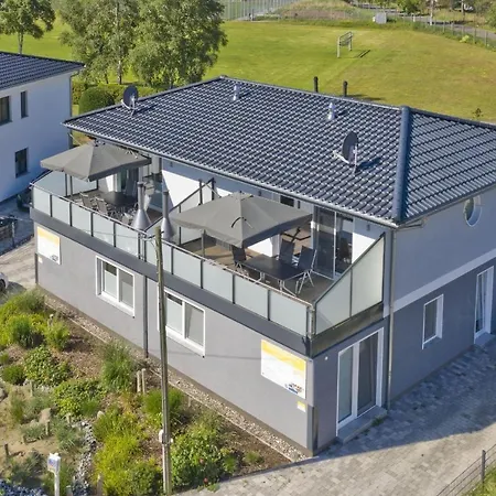 Ruegen-beach-house-haus-palstek * Goehren (Ruegen)