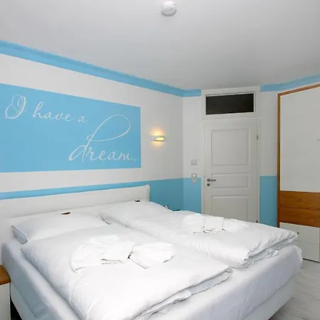 Ruegen-beach-house-haus-palstek