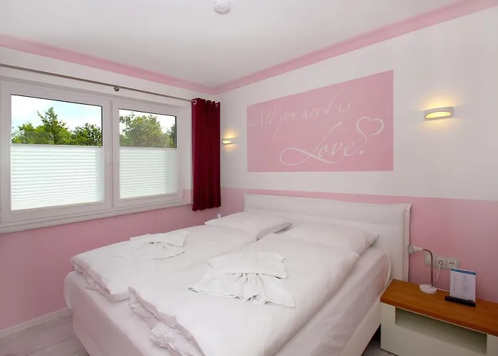 Ruegen-beach-house-haus-palstek * Goehren (Ruegen)